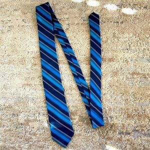 Calvin Klein Blue Striped 100% Silk Neck Tie Extreme Slim
